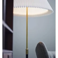 351 golvlampa, svart/mässing