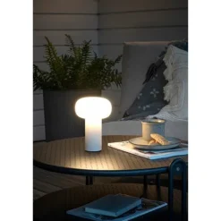 Antibes bordslampa RGB, vit