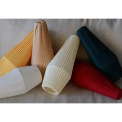 Astrid Stilskärm Satin Röd 9 cm