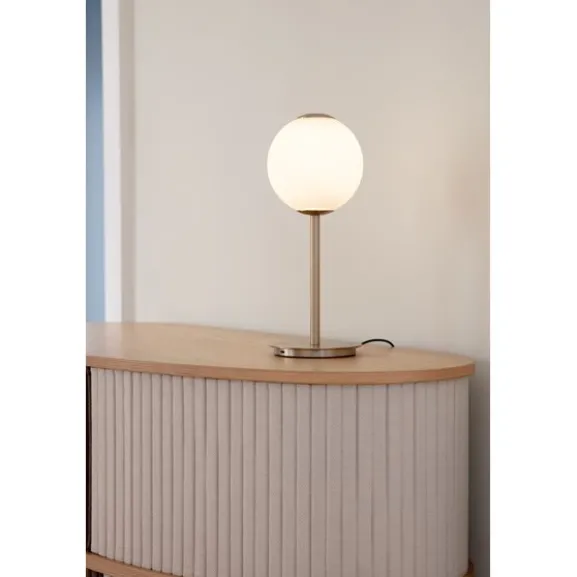 Audrey bordslampa, vit/mässing
