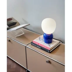 Buddy bordslampa Ultramarine Blue/opal glass