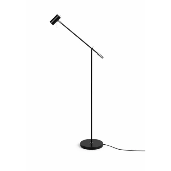Cato Golvlampa från Belid – Svart & Stål
