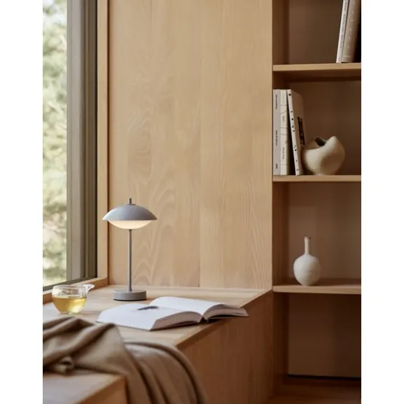 Clam Portabel bordslampa Nine Grey