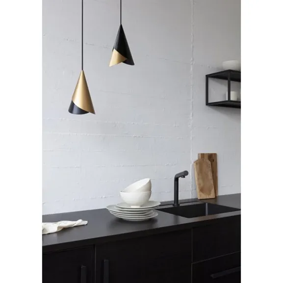 Cornet taklampa, svart/mässing