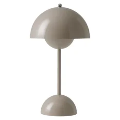 Flowerpot Portabel bordslampa VP9, Grey Beige, magnetisk laddare 33cm