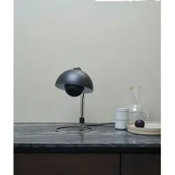 Flowerpot VP4 bordslampa, mattsvart 23cm