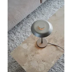 Horisont bordslampa, metallic champange 20cm