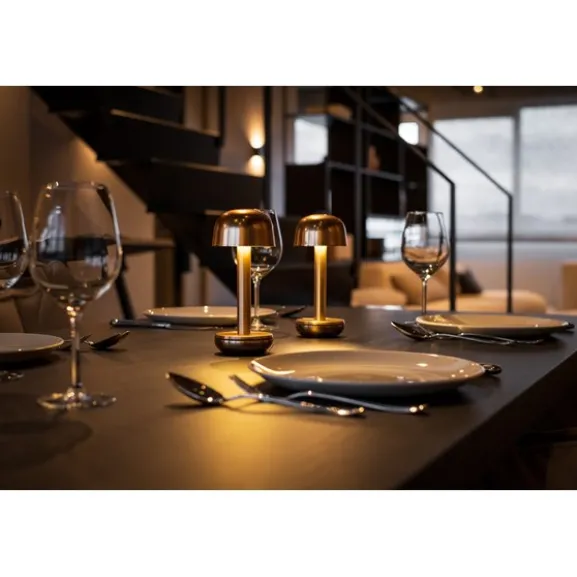 Humble Two Bordslampa, guld