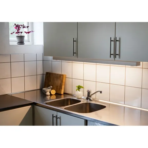 Kitchen Line underskåpsbelysning, vit 2700K/3000K, 118cm