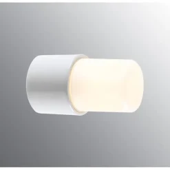 Light On med kupa vit IP44 E27 60W