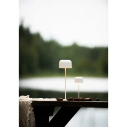 Lille bordslampa usb 2200K/2700K dimbar Vit