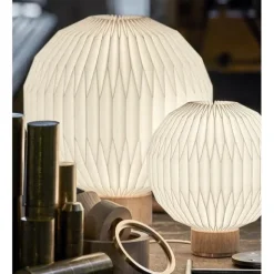 Model 375 bordslampa medium, vit/ek