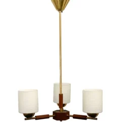 Noa 3-armad taklampa, teak/mässing