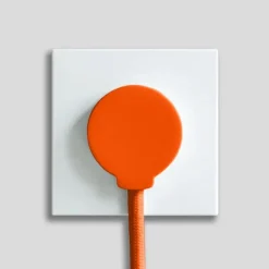 Orange väggkontakt, sidoingång, jordad