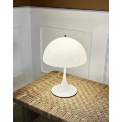 Panthella 250 portabelbordslampa, opal