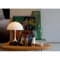 Panthella Bordslampa, Vit opal