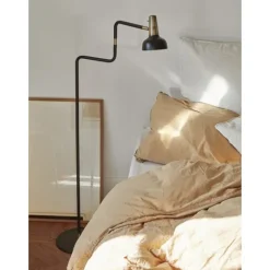Ray golvlampa, svart/mässing 127cm