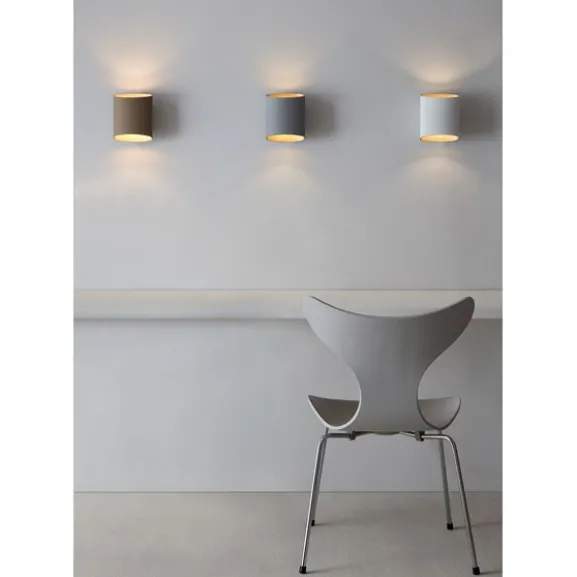 Sinne G9 vägglampa, vitstruktur/mässing
