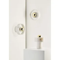Stone vägglampa LED, vit marmor/mässing