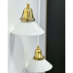 Vintage fönsterlampa skomakarskärm vit